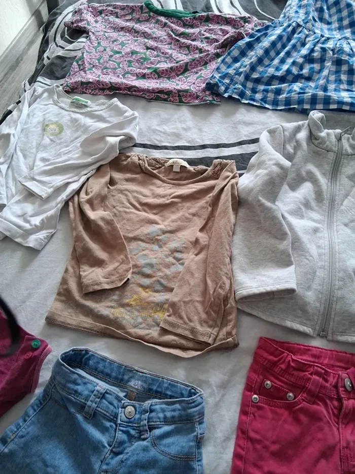 Lot vêtements fille 4 ans - photo numéro 11