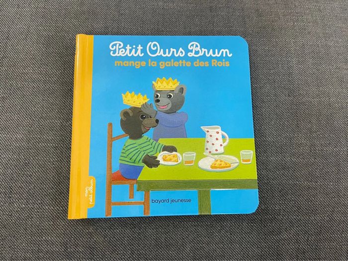 Petit Ours Brun mange la galette des Rois