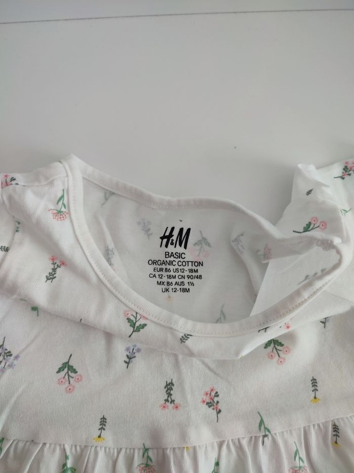 Robe hm 86 cm - photo numéro 2