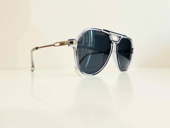 Lunette de soleil homme grise transparente et argentée UV protection catégorie 3 - photo numéro 3
