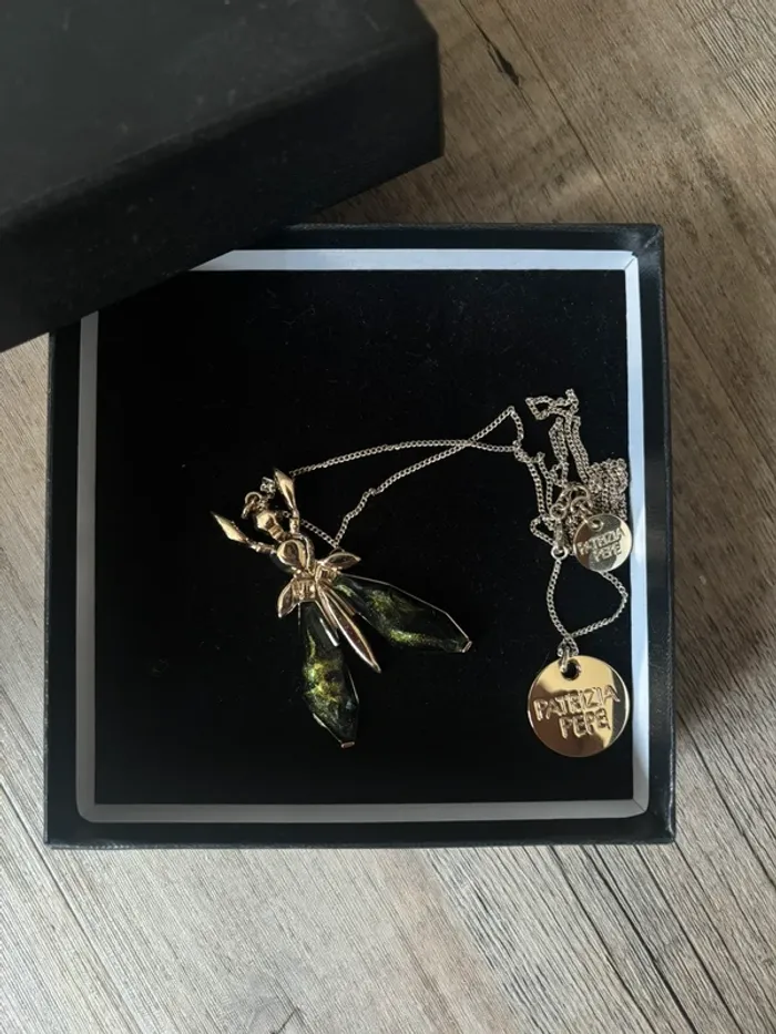 Boucles d’oreilles Versace défilé 2024 - photo numéro 3