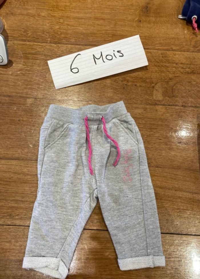 4 jogging fille 3/6 mois - photo numéro 2