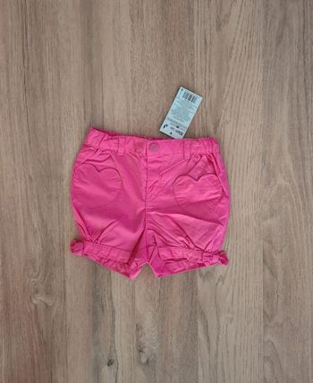 Short 12 mois neuf avec etiquette