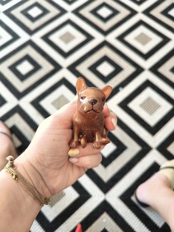 Bouledogue en résine marron neuf