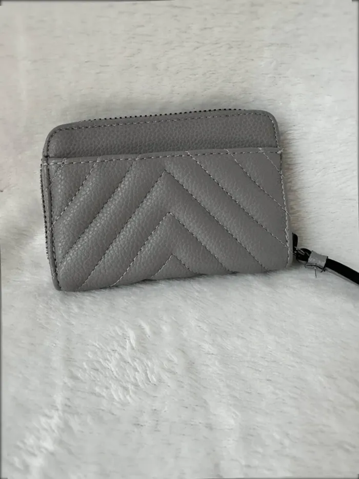 Porte-monnaie gris Victoria’s Secret neuf - photo numéro 5