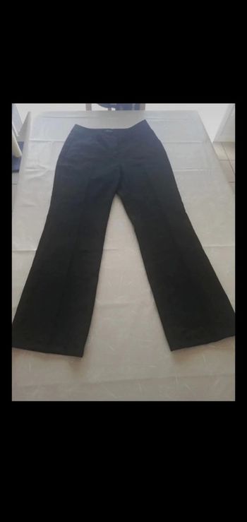 Pantalon noir Kiabi taille 40