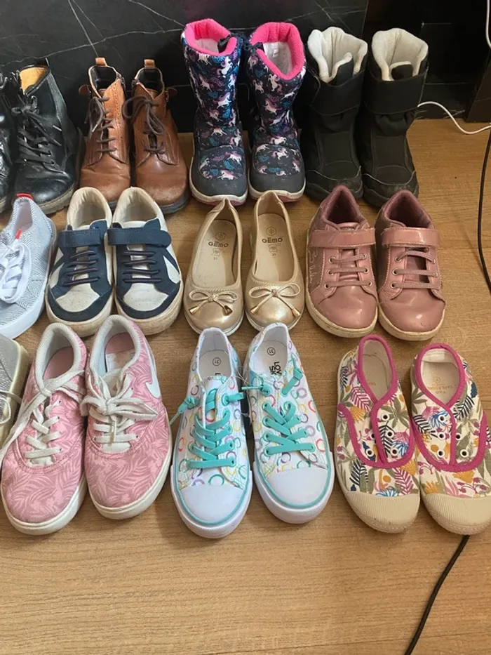 Lot de 19 paires de chaussures fille - photo numéro 2
