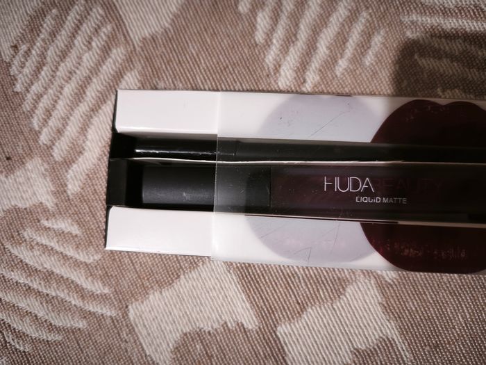 Gloss avec son crayon - photo numéro 2