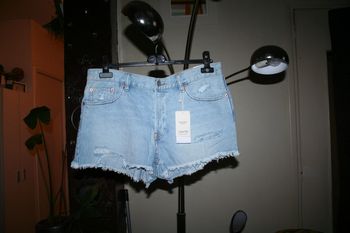 🌸Short jean aux bas effiloché Taille 44 "Mango" Mode2023 neuf 🌸