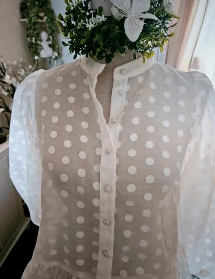 Robe crème H & M Taille XS (plutôt 36) Neuve