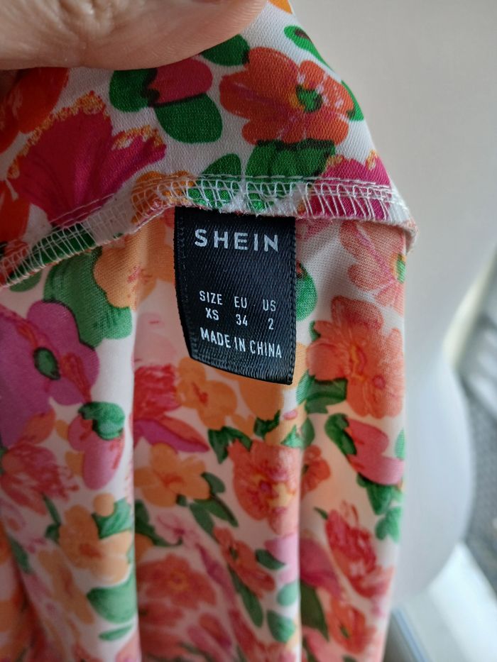 Chemise shein fleuri taille XS - photo numéro 2