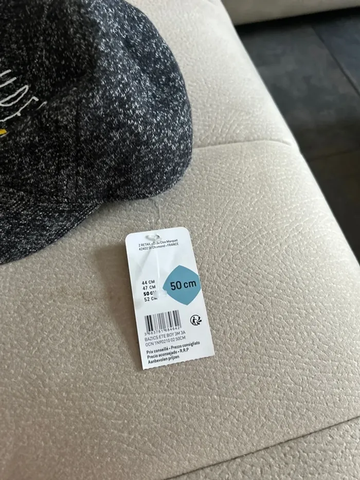 Casquette 50cm neuve - photo numéro 2