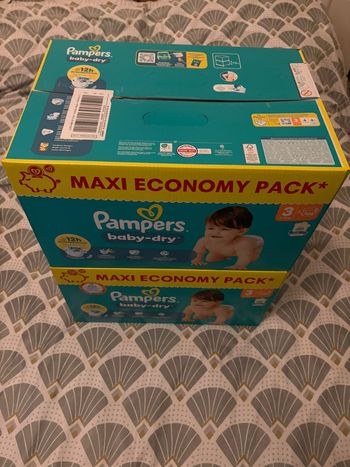 2 packs MAXI 136 (soit 272) couches Pampers Baby Dry Taille 3 (6-10 kg)