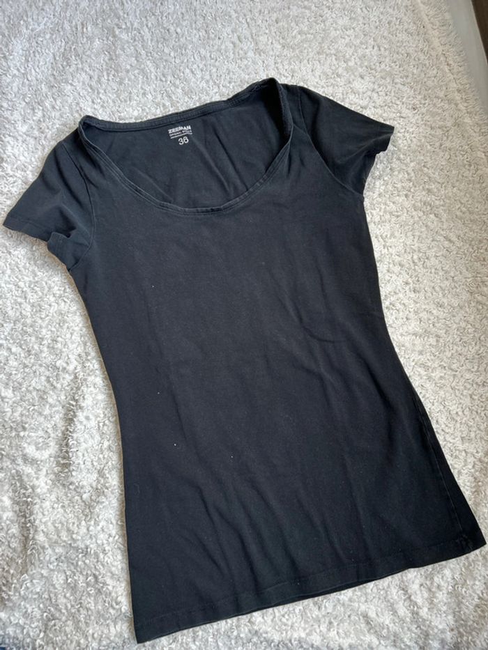 Teeshirt noir - photo numéro 2