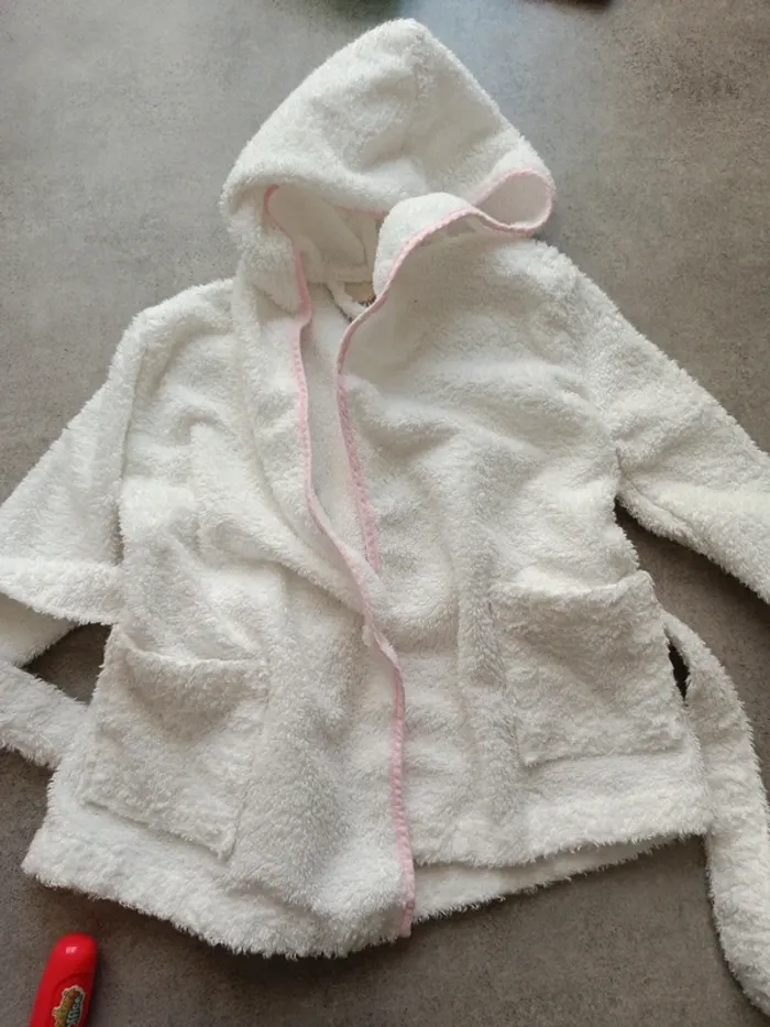 Premier peignoire blanc avec chenille brodée taille 1 arcobaleno