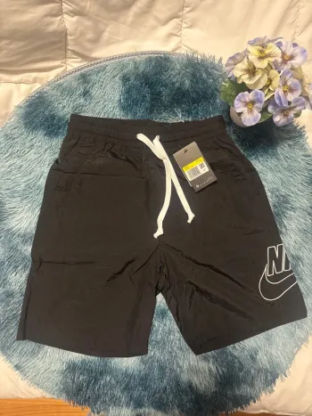 Short Nike noir NEUF avec étiquette – Taille S