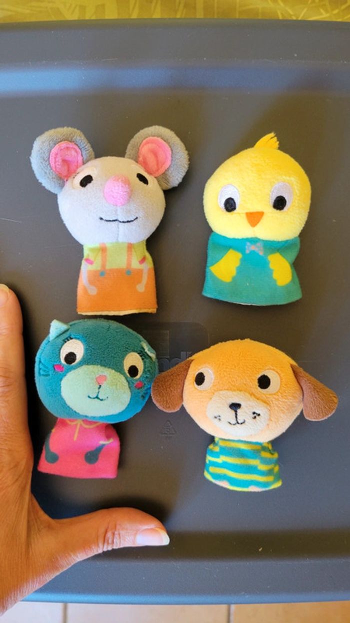 Lot de marionnettes à doigt