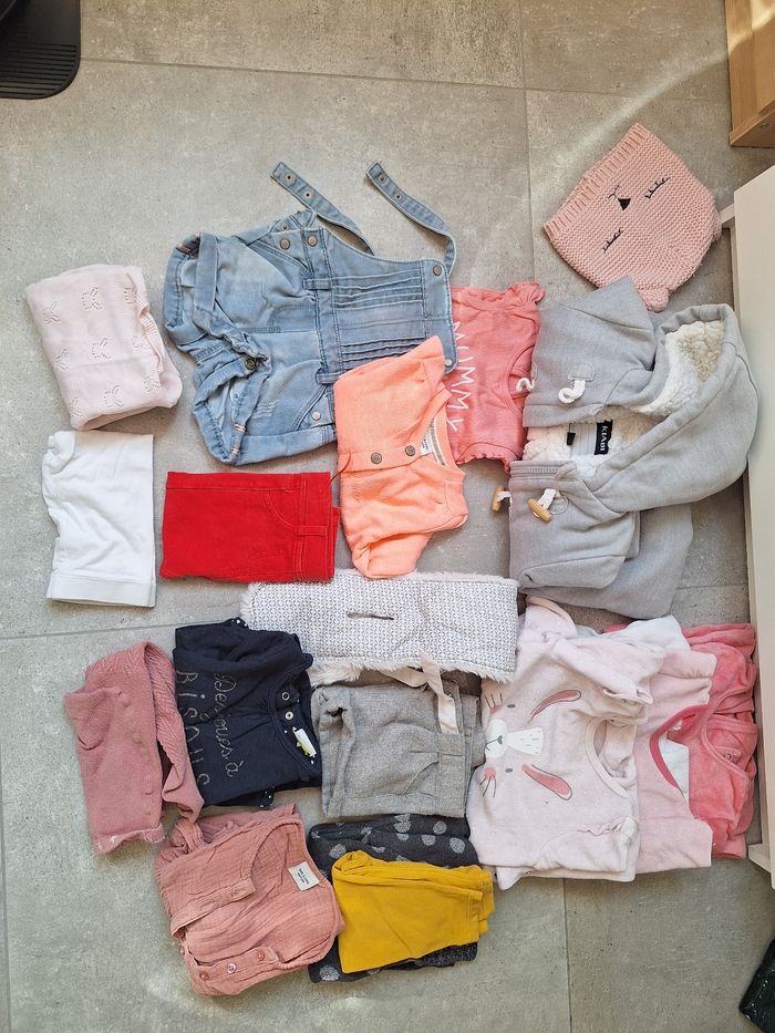 Lot vêtements bébé fille