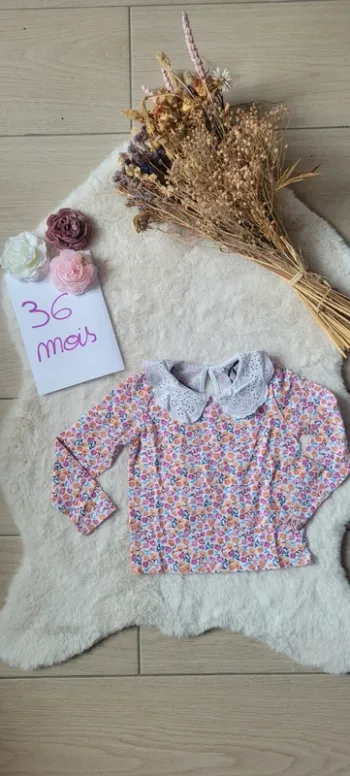 Petit t-shirt fleuri manches longues
