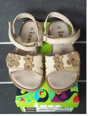 sandales / nu-pieds IXOO (la halle) beige pointure 27 en très bon état