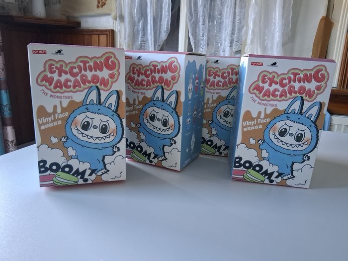 Labubu macaron