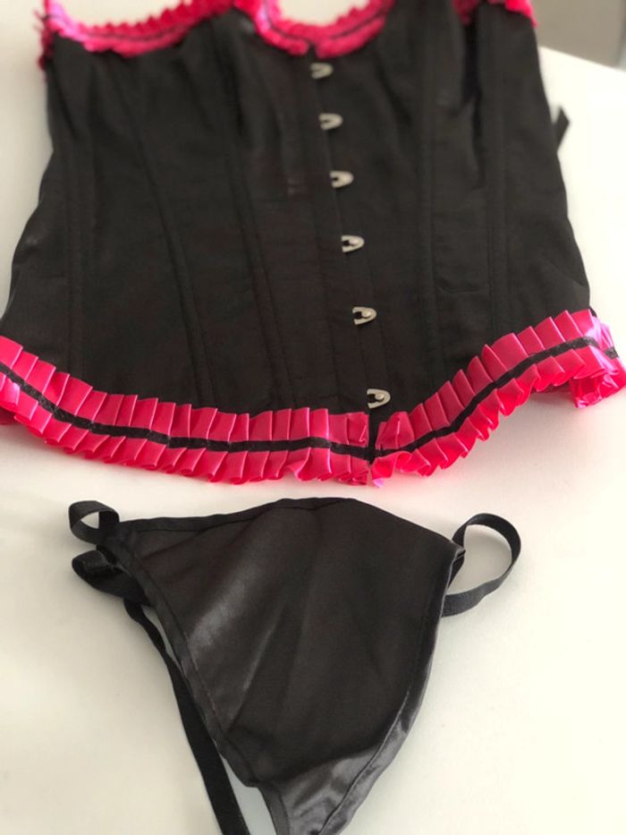 Ensemble lingerie sexy corset bustier + string