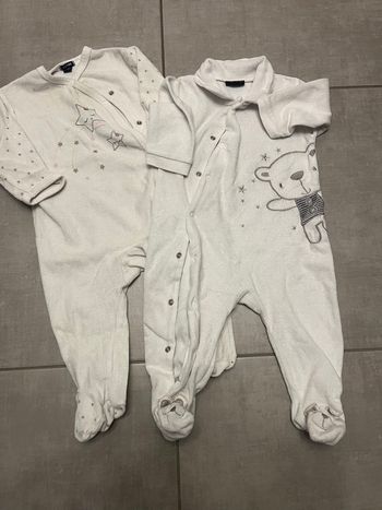 Lot pyjamas 12 mois