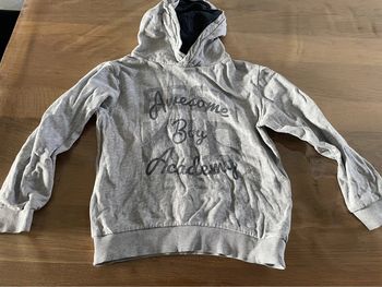 Pull à capuche kiabi 8 ans gris