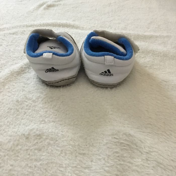 Chaussure Adidas pointure 19 - photo numéro 2