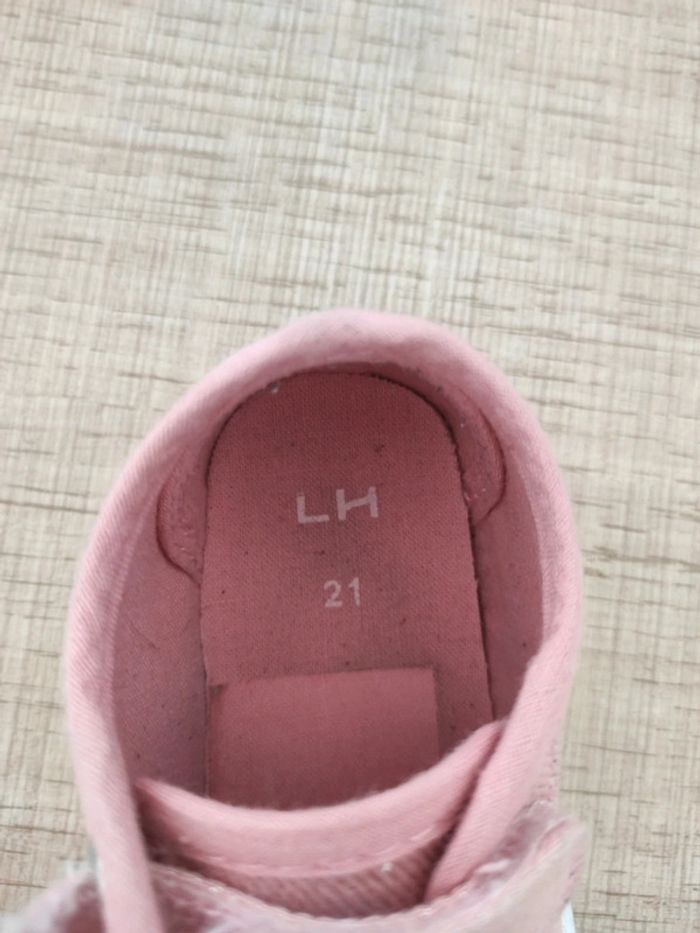 Baskets La halle taille 21 - photo numéro 4