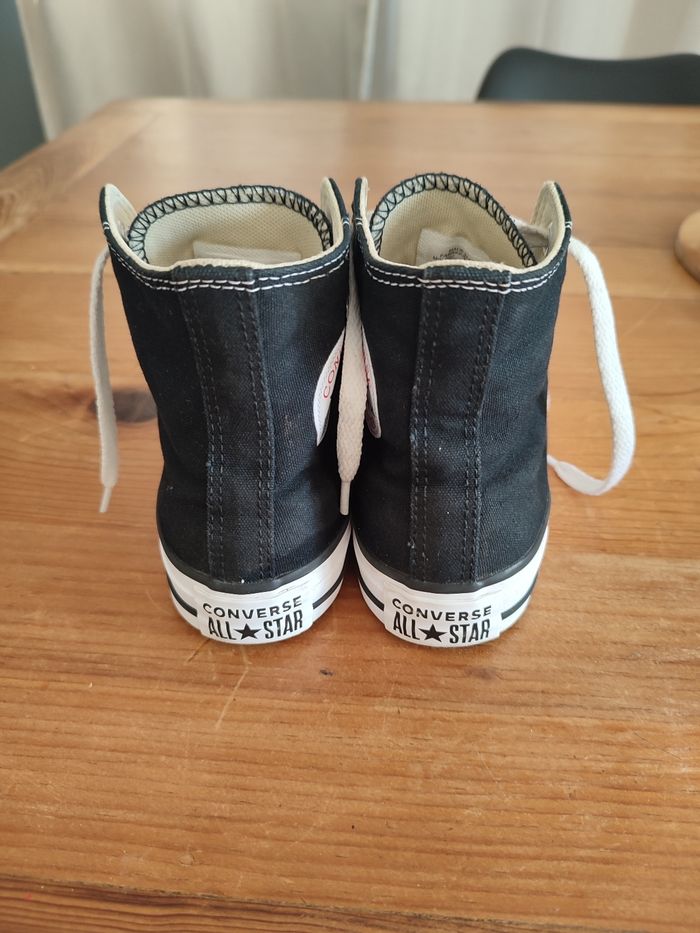 Converse noire - photo numéro 3