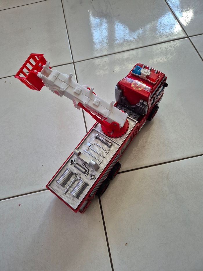 Camion de pompier - photo numéro 4