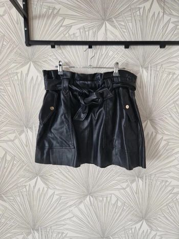 Joli short Zara taille 42