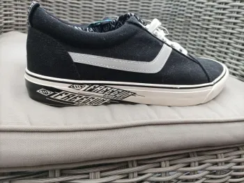 Jolies sneakers Freegun taille 42 neuves