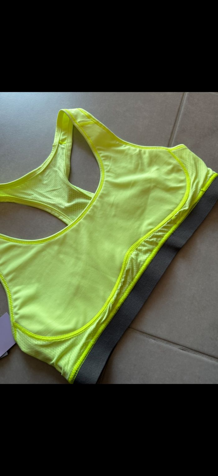 Brassière de sport femme Taille 44/46 - photo numéro 7