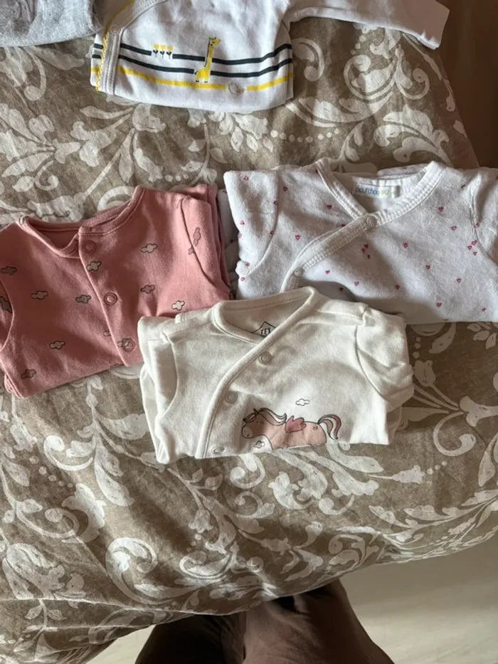 Lot vêtements bébé taille 0 mois - photo numéro 4
