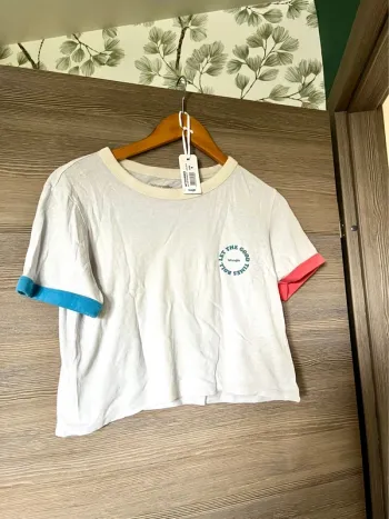 T-shirt court Wrangler color block neuf avec étiquette