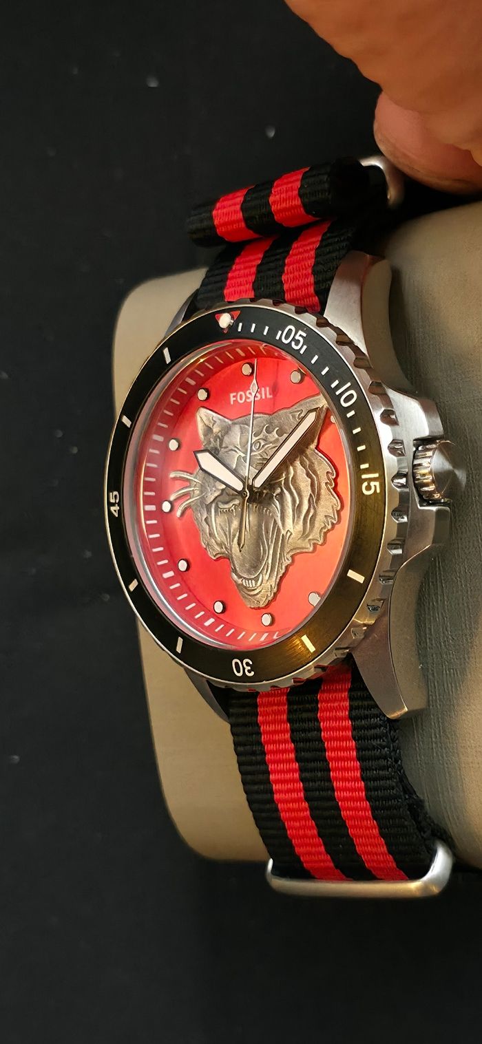 Montre Fossil – Édition Spéciale Loup – Excellent État - photo numéro 3