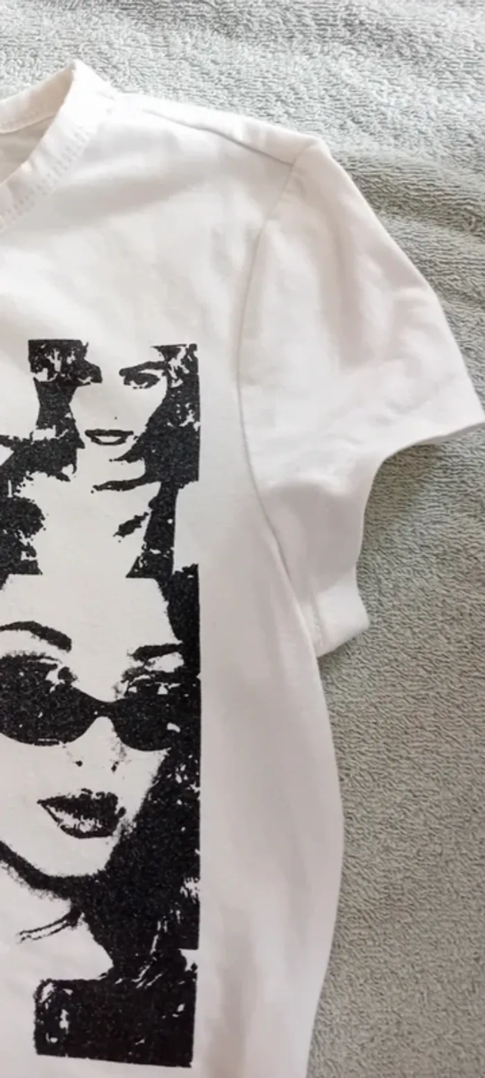 Très joli Tee-shirt imprimé shein taille 36 - photo numéro 3