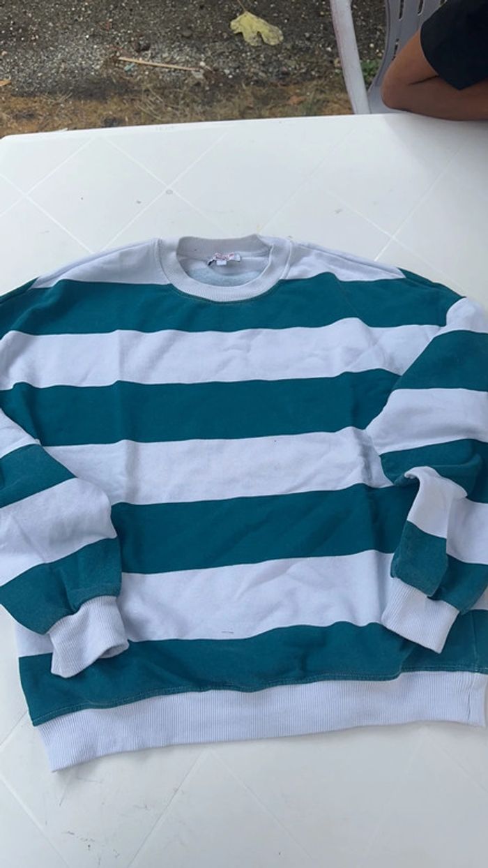 Pull vert blanc