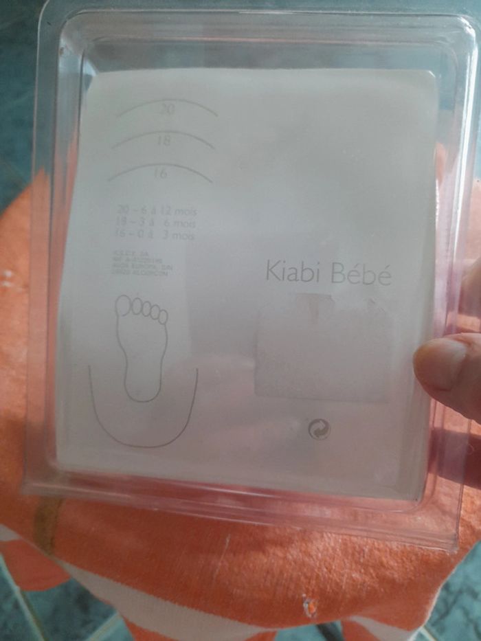 Chaussures bébé neuve - photo numéro 4