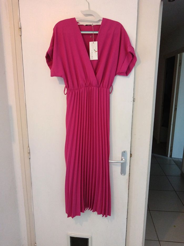 Robe longue plissée fushia