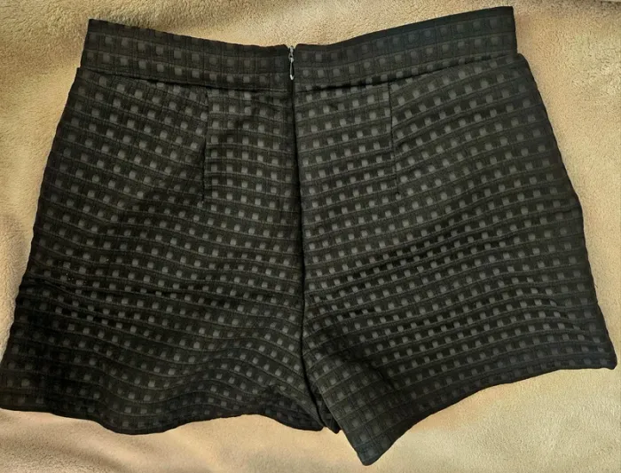 Short noir Taille 36/38 Neuf - photo numéro 5