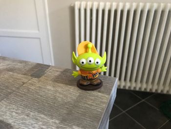 Figurine alien toy story la haut disney