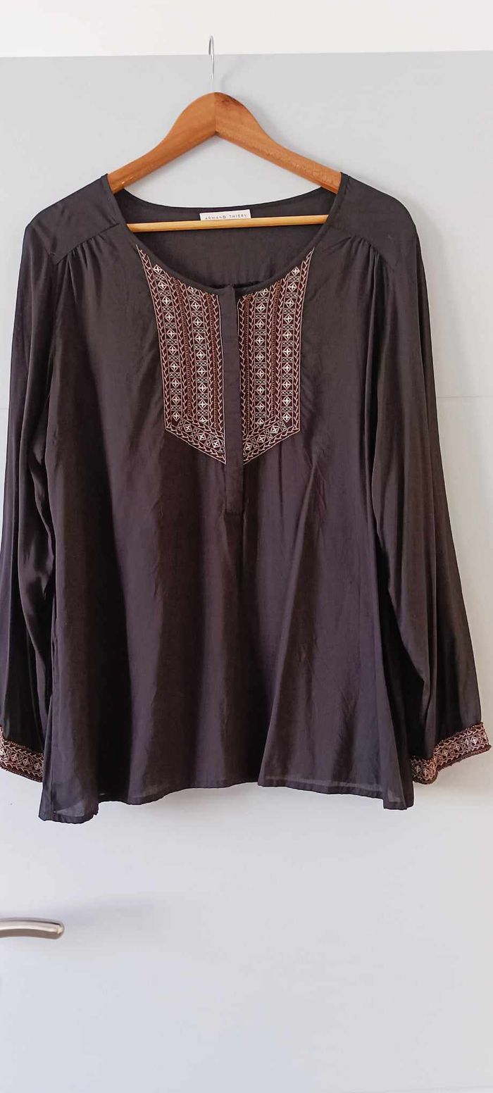 Blouse noire avec broderies et perles manches longues Armand Thiery Taille 5