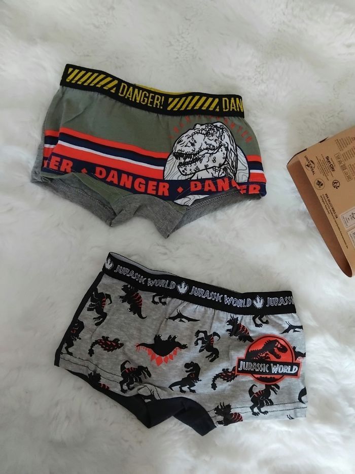 2 bas garçon jurassic world, neuf,6/8 ans