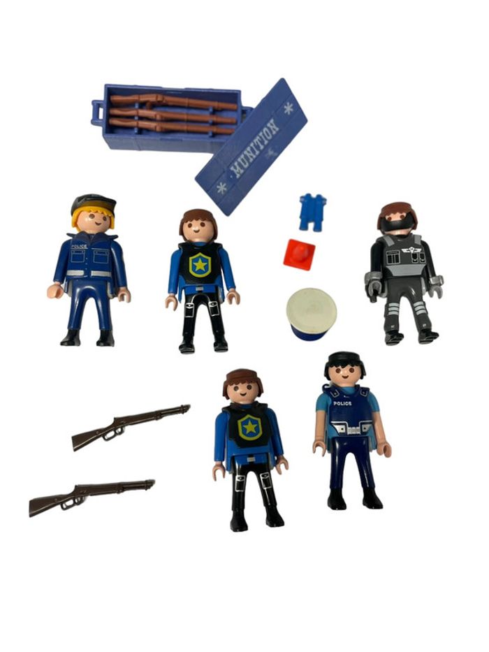 Véhicule de police Playmobil + 4 policiers et accessoires - photo numéro 3