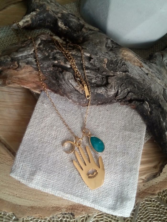 Collier amulette grigri main oeil lune et pierre naturelle d'apatite sertie - photo numéro 2