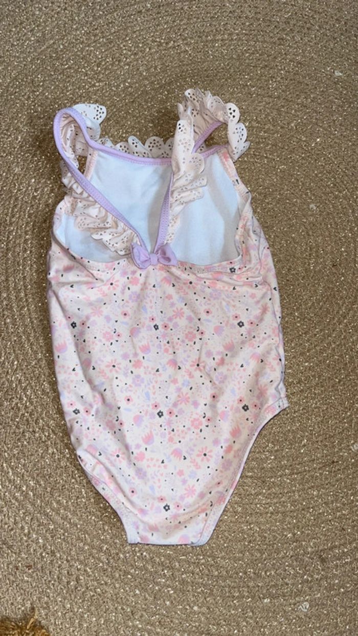Ensemble cape de bain et maillot de bain - photo numéro 6