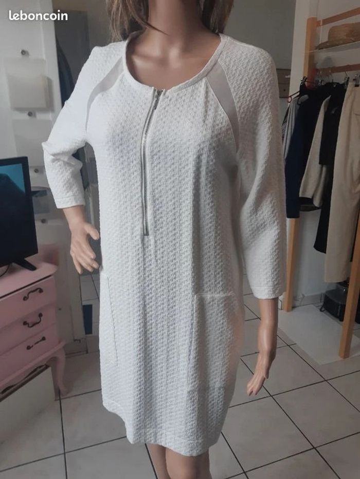 I Code robe blanche T.38 en tbe